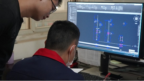 如何学习弱电系统设计——欣荣泰工人施工现场